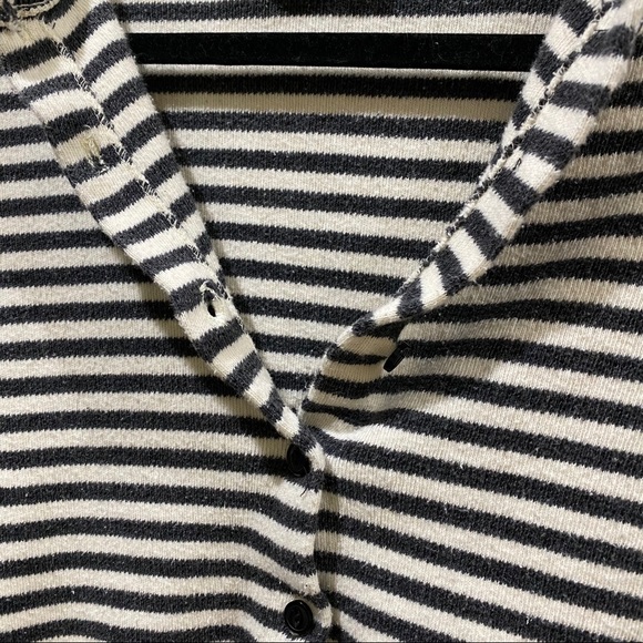 Jacques Michel Cropped Button Sweater Blue & White - Picture 4 of 5